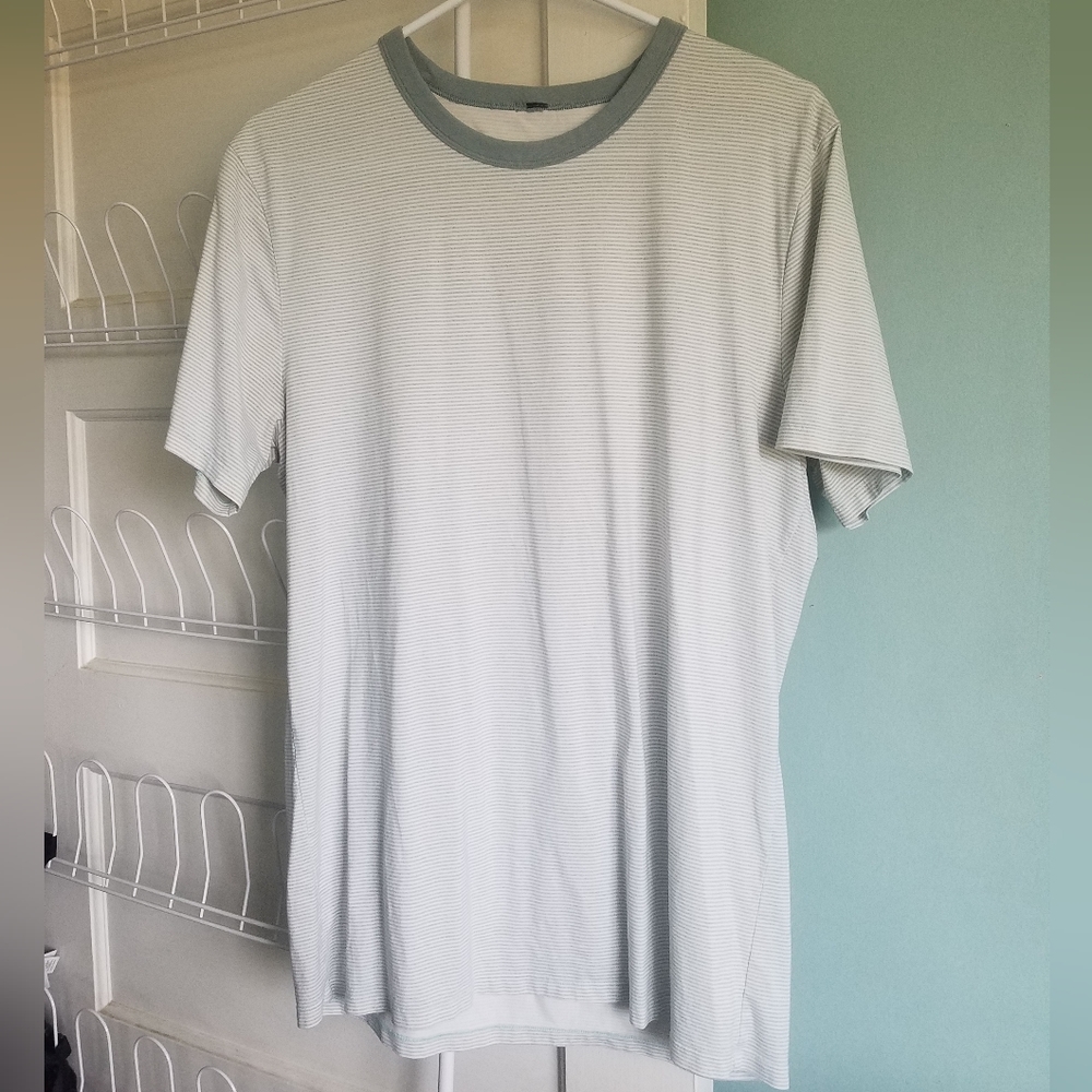 Lululemon Athletica The Fundamental Tee Short Sleeve Shirt Active Run Outdoor
